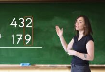 Eldeli Toplama İşlemi (3 Basamaklı Sayılarda)